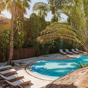 https://hotel-el-pueblito.quintano-roohotels.com